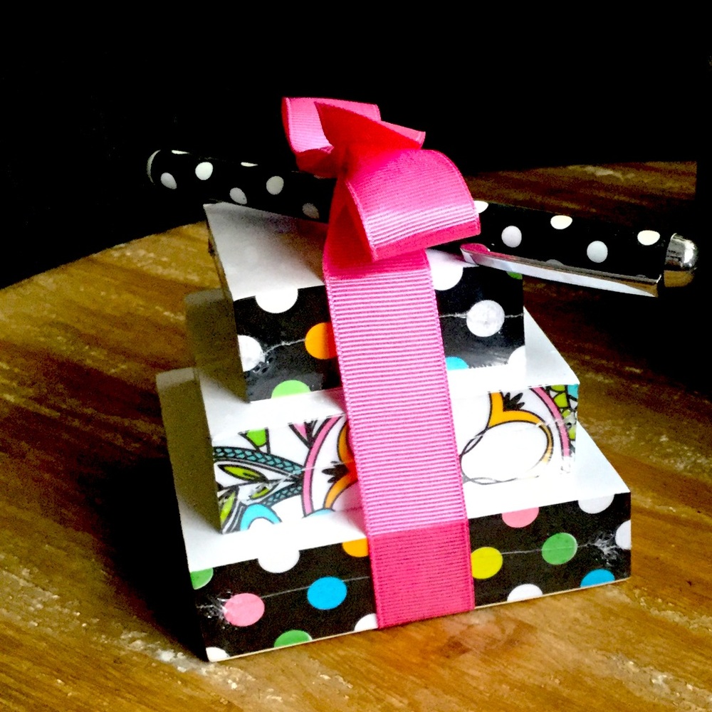 Hallmark pen and note set